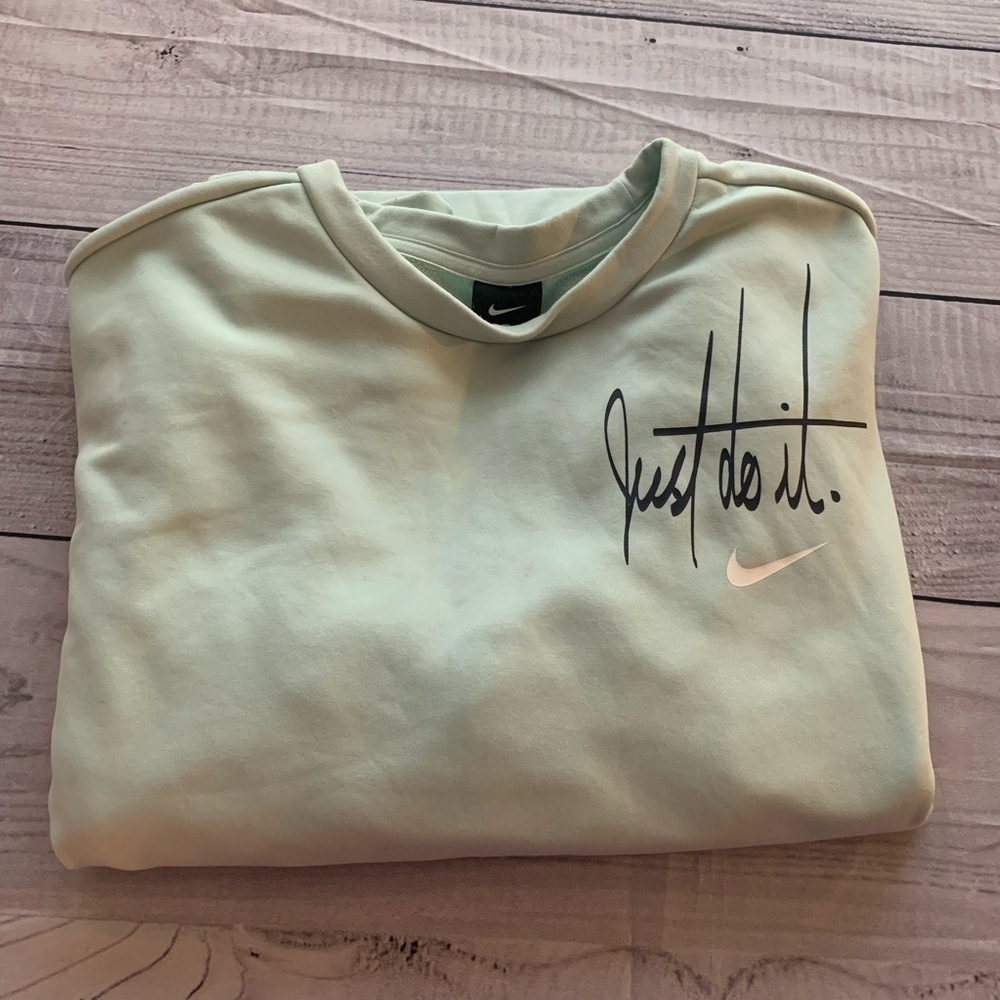 ✅HOST Pick✅ Nike Just Do It Sweatshirt, Medium - Picture 4 of 12